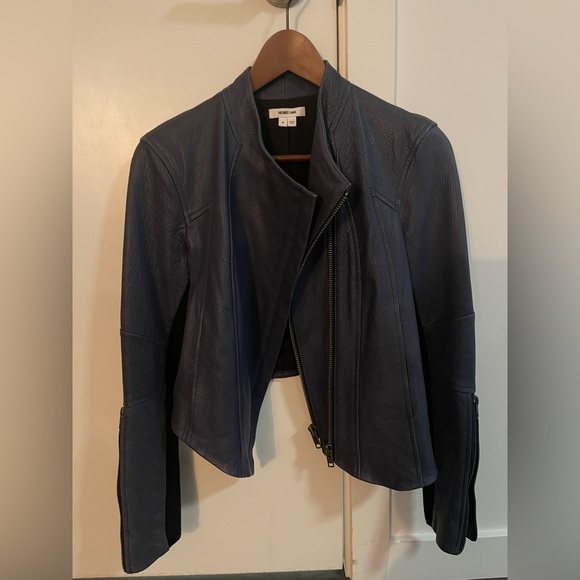HELMUT LANG blue asymmetrical lamb skin cropped leather jacket with zipper - Picture 2 of 11